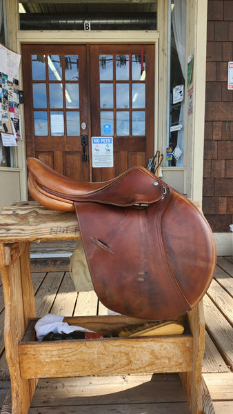 16.5" Luc Childeric Jumping Saddle