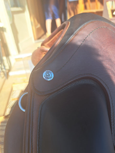 17" Arion 4D Monoflap Dressage Saddle