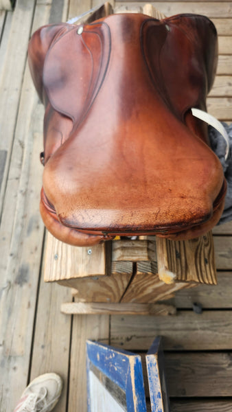 16.5" L. Bierry Jumping Saddle
