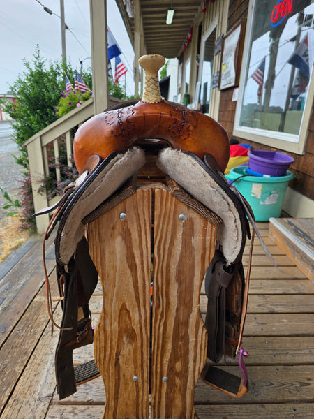 16" Ruff's Saddle Shop Barrel Saddle