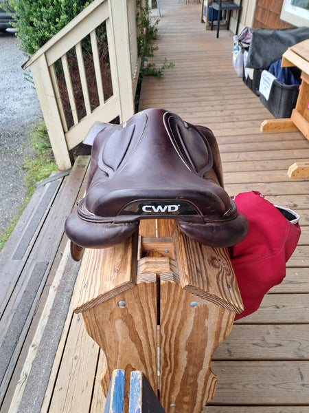 17" CWD SE32 2Gs Jumping Saddle