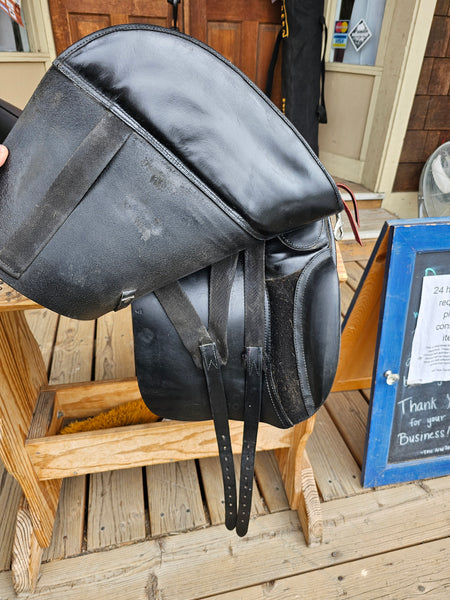 19" Duett Bravo Dressage Saddle