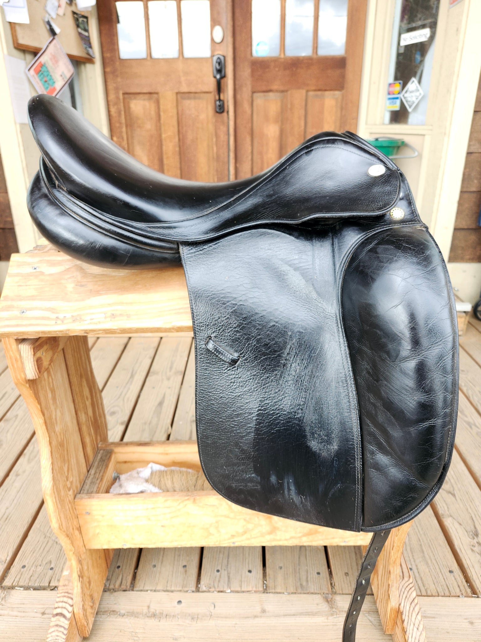 18" Prestige Dressage 2000 Saddle