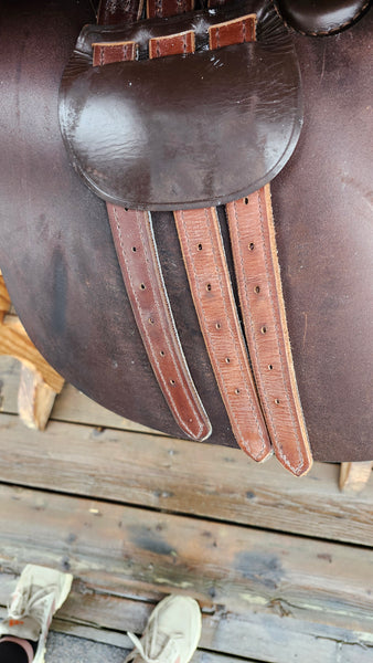 17" Crosby the GrandPrix Close Contact Saddle
