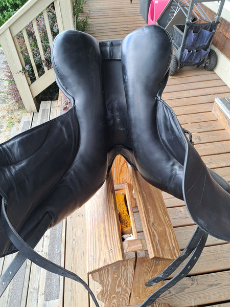 17" NSC Rhomeo Monoflap Dressage Saddle