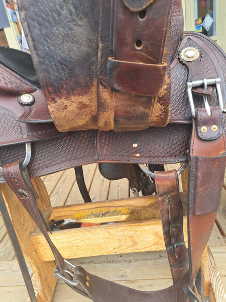 15.5" Crates Classic Reiner Saddle