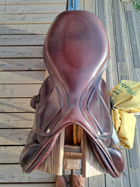 17" Amerigo Vega Close Contact Saddle