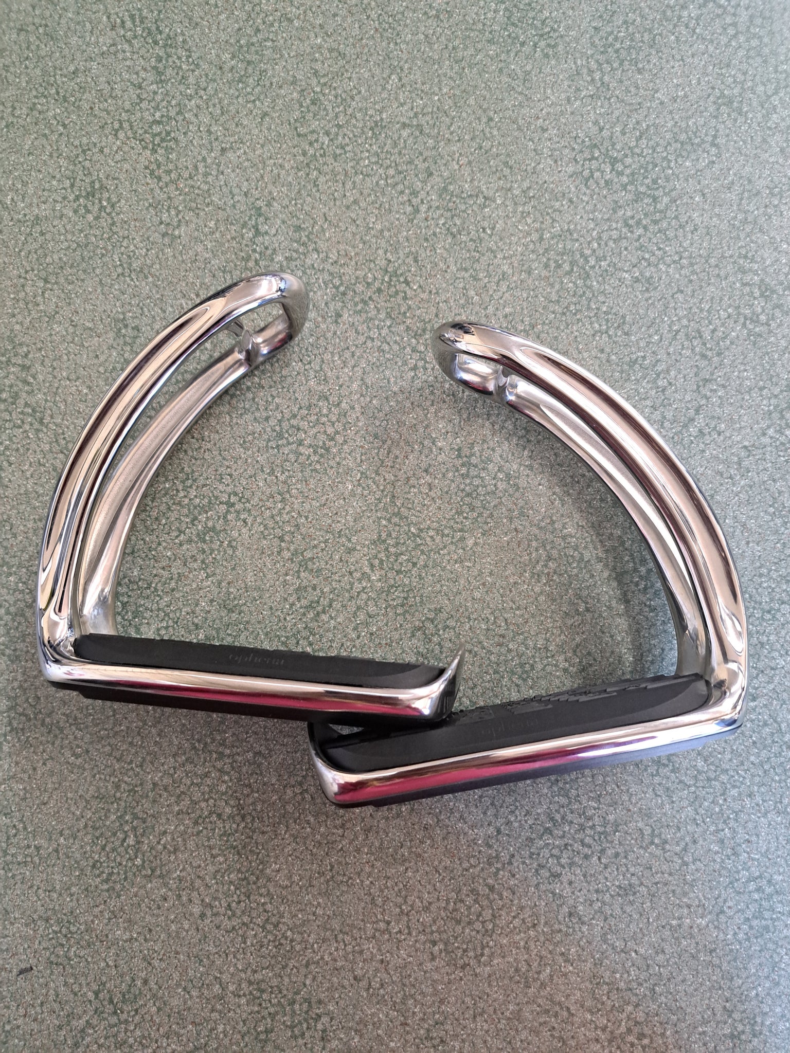 Ophena Magnetic Irons