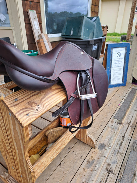 17.5" M. Toulouse Annice Close Contact Jumping Saddle