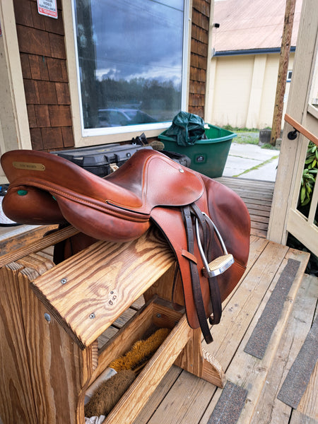16.5" Amerigo Jumping Saddle