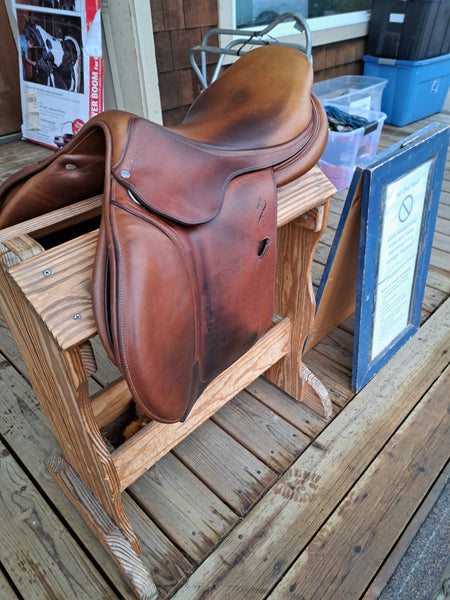 17.5" Antares Close Contact Jump Saddle