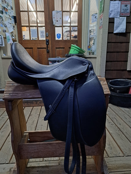 18" FMP Fresian Dressage Saddle
