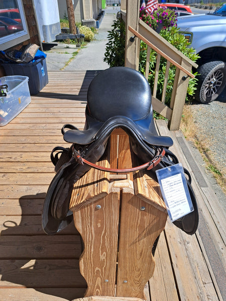 17.5" County Competitor 2000 Dressage Saddle