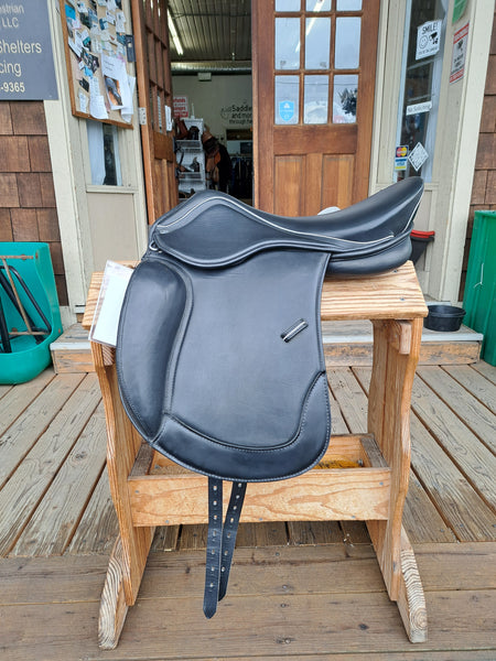 16-17" Easy Trek Classic Dressage Saddle
