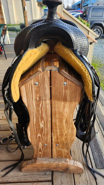 15" Classic Crates Round Skirt Trail Saddle