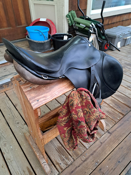 18" Berney Bros Close Contact Saddle
