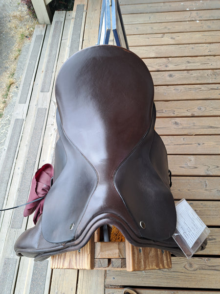 16.5" County Competitor Dressage Saddle