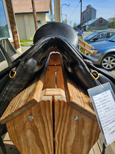 17.5" JRD Dressage Saddle