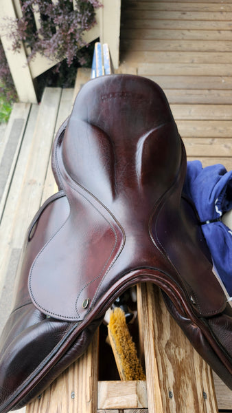 16" Stubben Zaria Junior Jumping Saddle