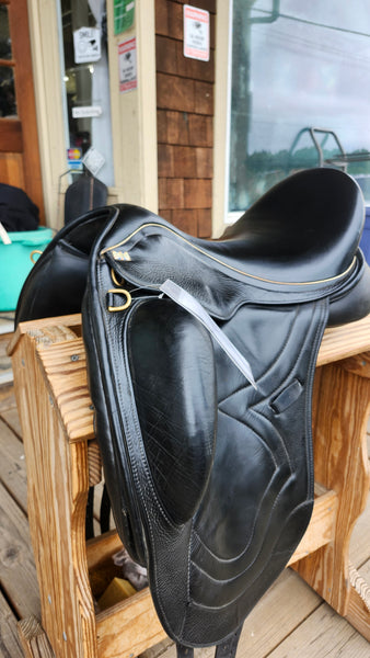 17.5" Sue Carson Kestrel MonoFlap Dressage Saddle