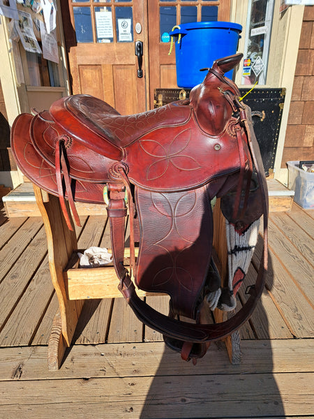 16" Custom Ranch / Trail Saddle