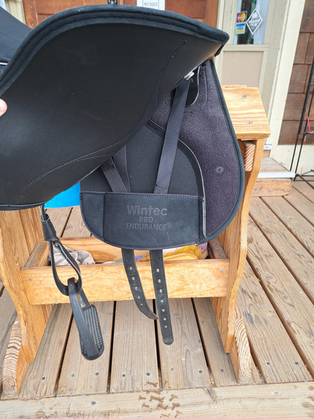 18" NEW  Wintec Pro Endurance Saddle Package