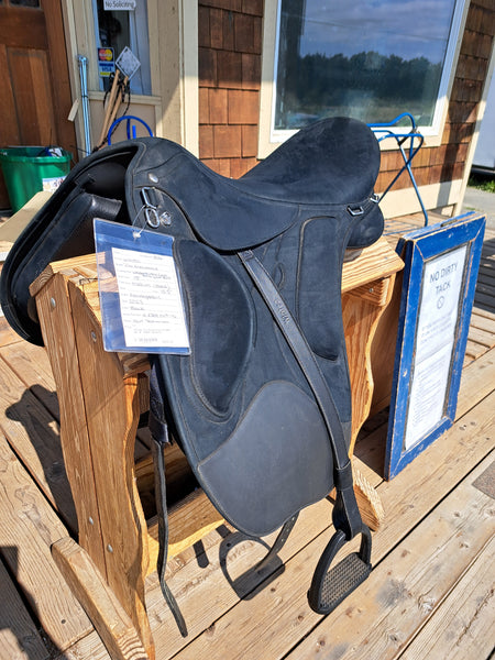 18" Wintec Pro Endurance Saddle Package