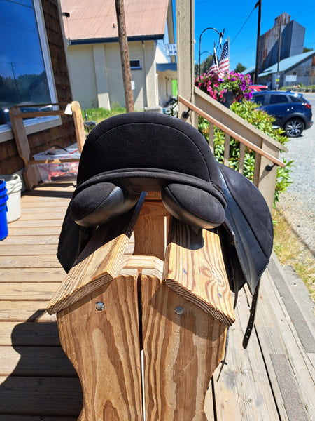17.5" Thorowgood MDR Dressage Saddle