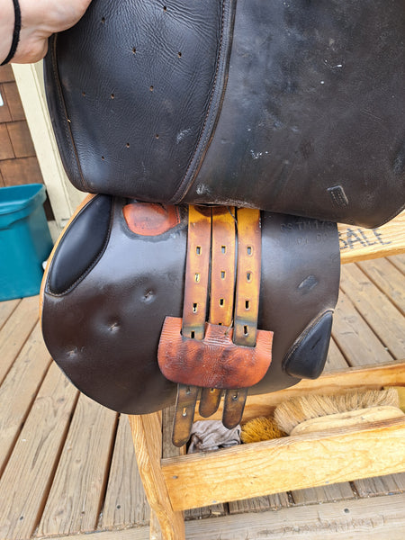 17.5" Macel Sellier Close Contact Jumping Saddle