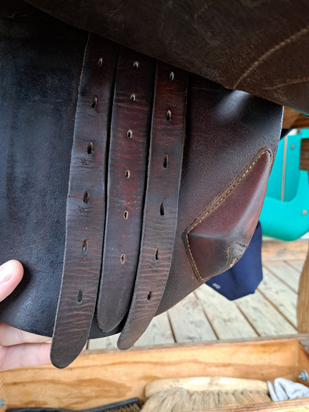 15.5" Antares Close Contact Jump Saddle