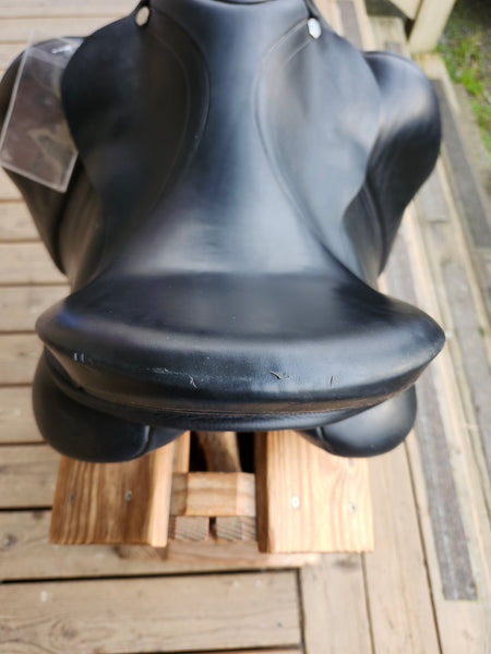 18" Albion Platinum Ultra Dressage Saddle