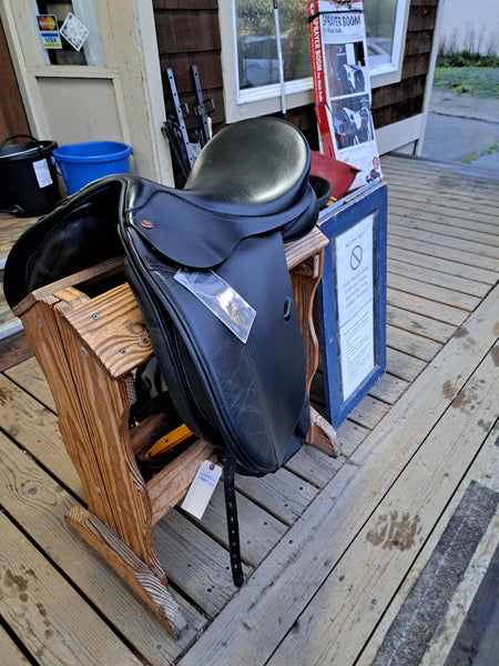 17.5 Kent and Masters Original Dressage saddle