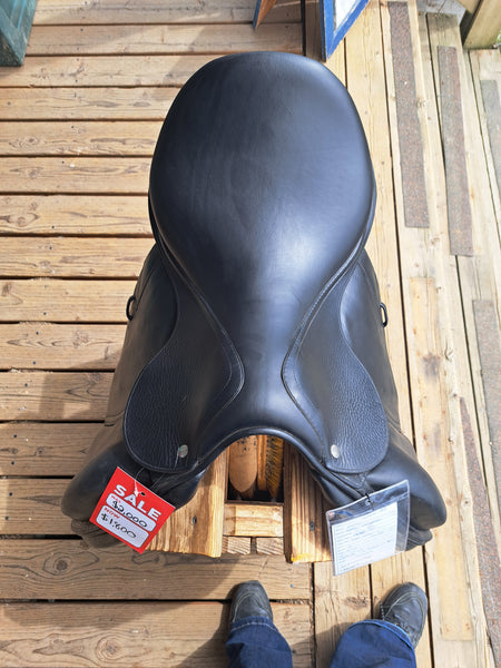 18" CWD SE24 Monoflap Dressage Saddle