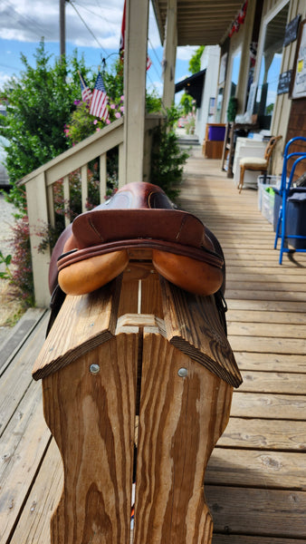 17.5" State Line Tack Harry Dabbs Close Contact Jump Saddle