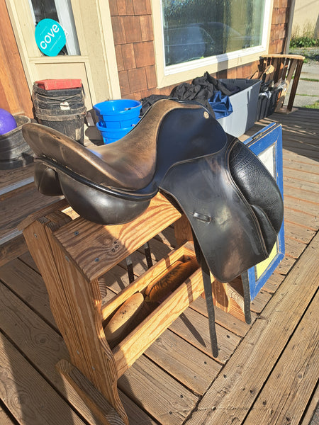 18" Rembrandt Integra Dressage Saddle