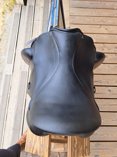 16" County Perfection Dressage Saddle
