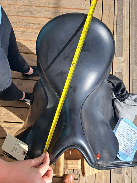 17.5" Hastilow Concept Dressage Saddle