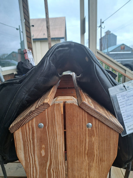 17" Albion SLK Dressage Saddle