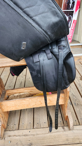 18" Albion Legend K2 Desaage Saddle
