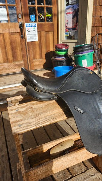 16.5" Wintec All Purpose English Saddle