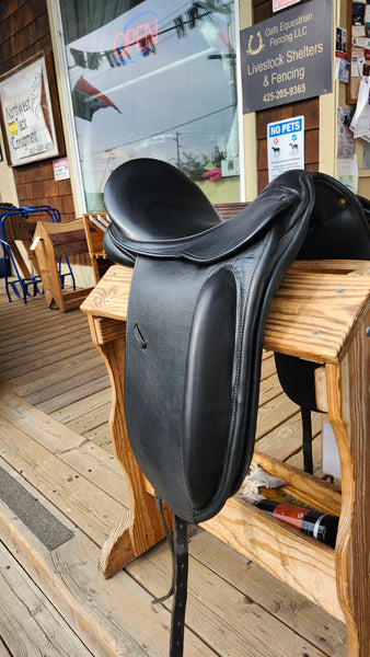 17.5" County Perfection Dressage Saddle