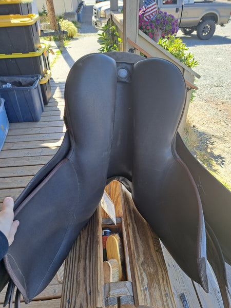 17.5" Wintec All Purpose English Saddle