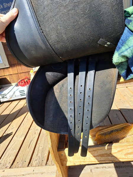 16.5" Wintec All Purpose English Saddle