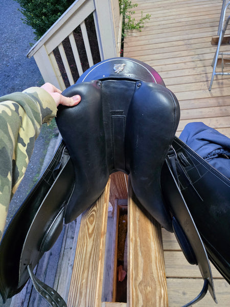 17.5" Schleese Sequence Dressage Saddle
