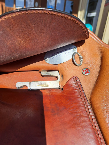 17.5" Courbette Arosa Close Contact Saddle