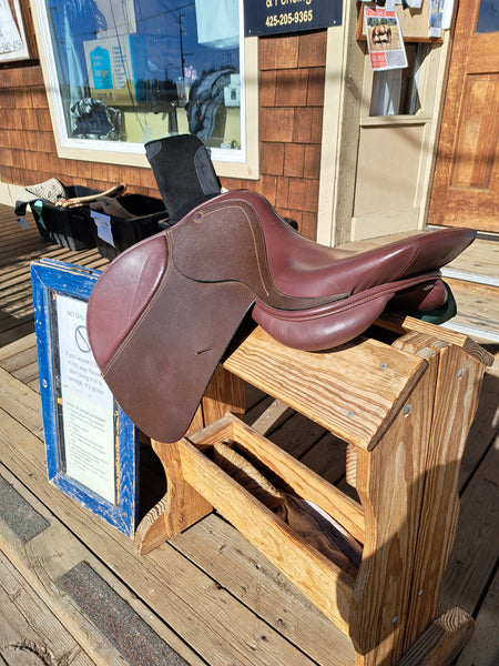 17" HDR Club Close Contact Saddle