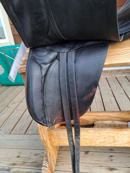 16.5" County Connection Dressage Saddle
