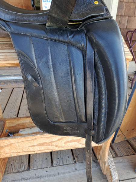 18" Black Country Vinici Monoflap Dressage Saddle