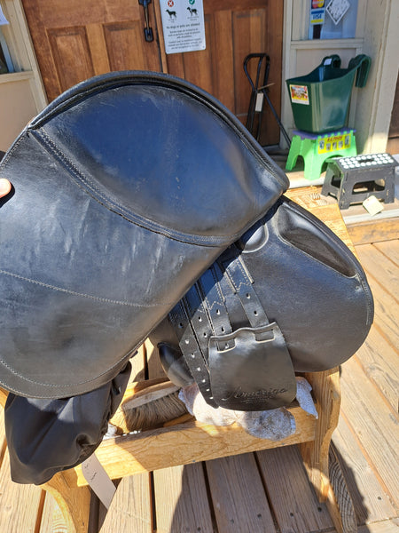 18" Amerigo Pinerolo Jumping Saddle