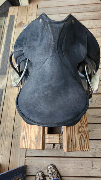 18" Wintec Dressage Saddle